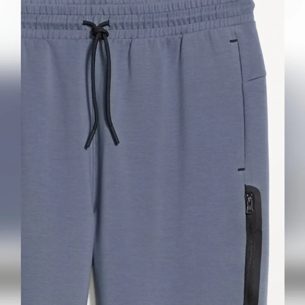 Dynamic Fleece Jogger Set - Picture 9 of 12